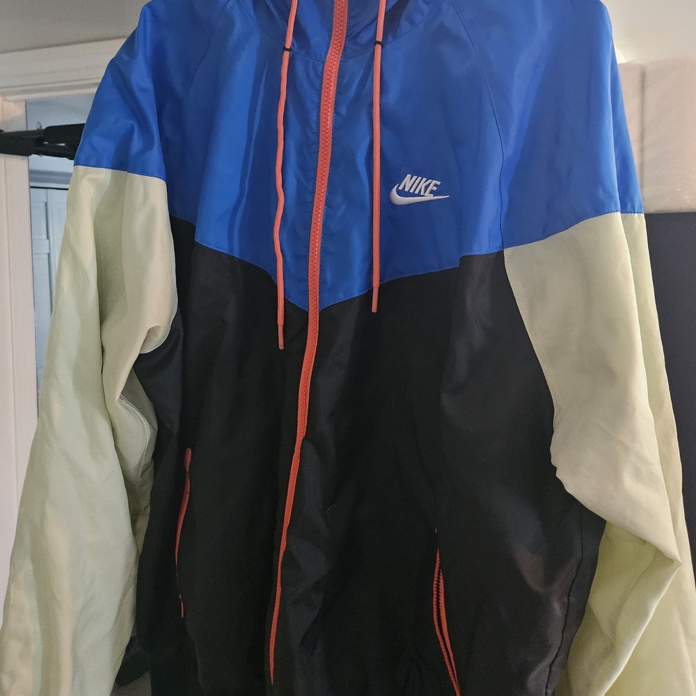 Nike Men's Blue and Black Windbreaker with Cream Accents